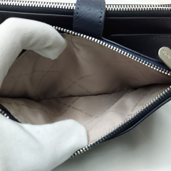 Michael Kors Blue Leather MK Printed Credit Card Wristlet Bifold Wallet - EUC - Picture 13 of 16